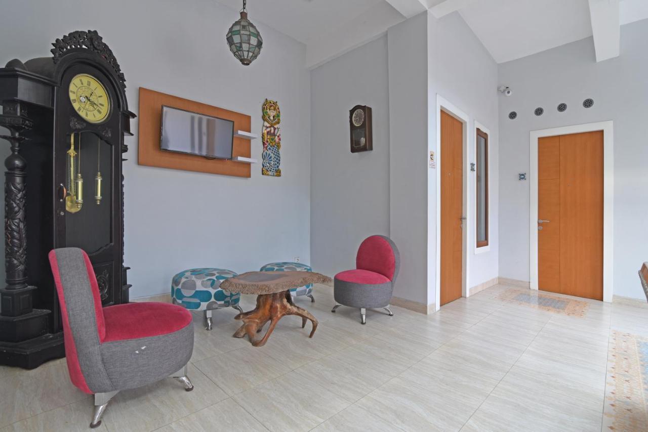 Reddoorz Plus @ Mahendradatta Denpasar Exterior photo